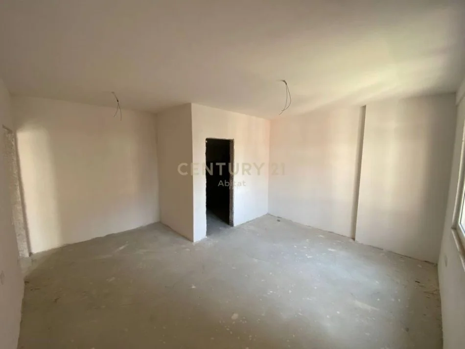 Tirane, shitet apartament 2+1 Kati 5, 122 m² 230.000 € (Astir)