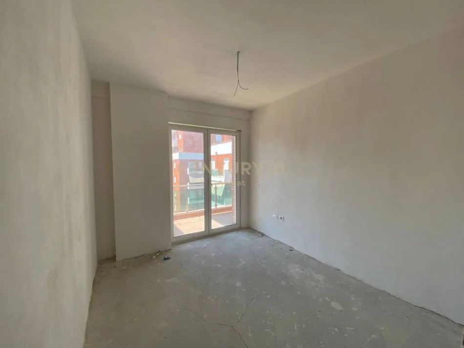 SHITET APARTAMENT 2+1+2+2 POSTE PARKIMI NE ASTIR, "KOMPLEKSI SIMA-COM ABITAT99427