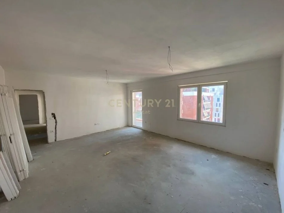 SHITET APARTAMENT 2+1+2+2 POSTE PARKIMI NE ASTIR, "KOMPLEKSI SIMA-COM ABITAT99427