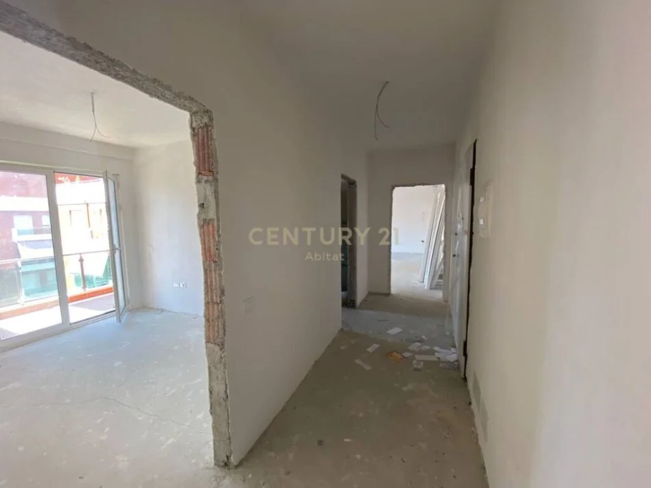Tirane, shitet apartament 2+1 Kati 5, 122 m² 230.000 € (Astir)