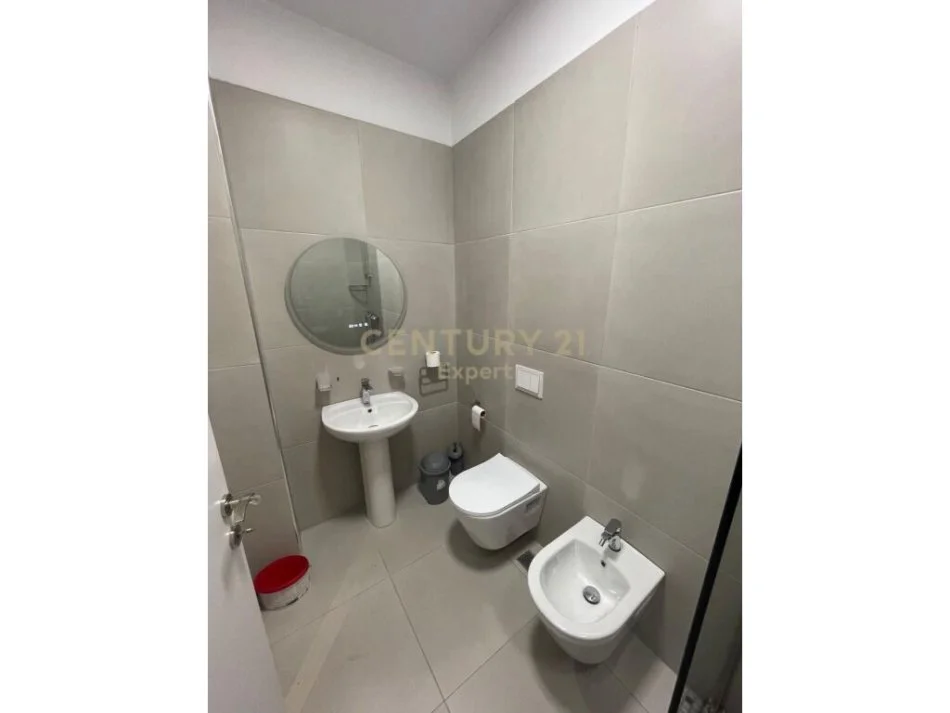 𝐓𝐢𝐫𝐚𝐧𝐞, 𝐣𝐞𝐩𝐞𝐭 𝐦𝐞 𝐪𝐞𝐫𝐚 𝐚𝐩𝐚𝐫𝐭𝐚𝐦𝐞𝐧𝐭 𝟑+𝟏 𝐊𝐚𝐭𝐢 𝟒, 𝟏𝟏𝟗 𝐦² 𝟖𝟎𝟎 € (𝐂𝐚𝐬𝐚 𝐈𝐭𝐚𝐥𝐢𝐚)