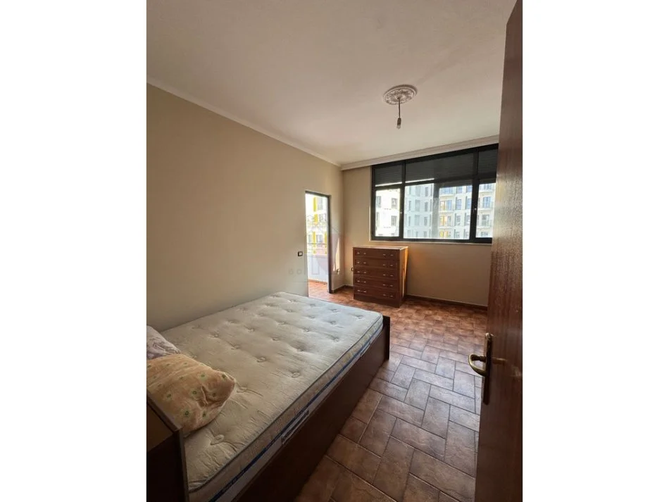 Tirane, jap me qera apartament 2+1 Kati 6, 500 € (Zogu i Zi,Qatar Center)