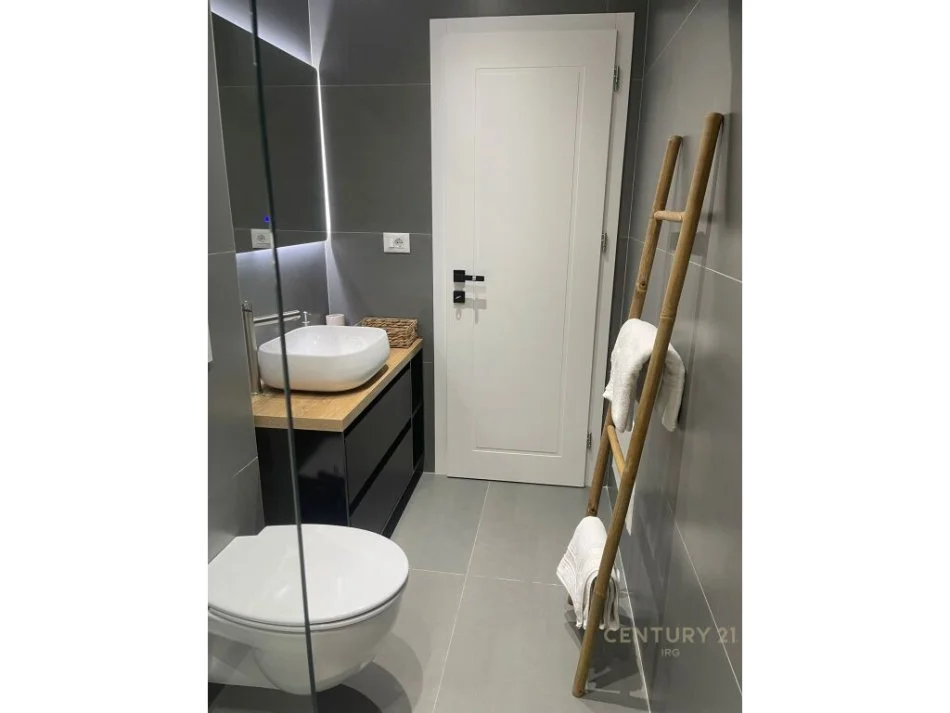 Tirane, jepet me qera apartament 1+1 Kati 4, 64 m² 750 € 