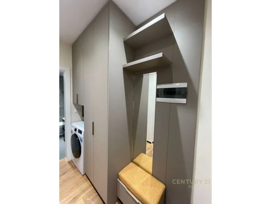 Tirane, jepet me qera apartament 1+1 Kati 4, 64 m² 750 € (qender)