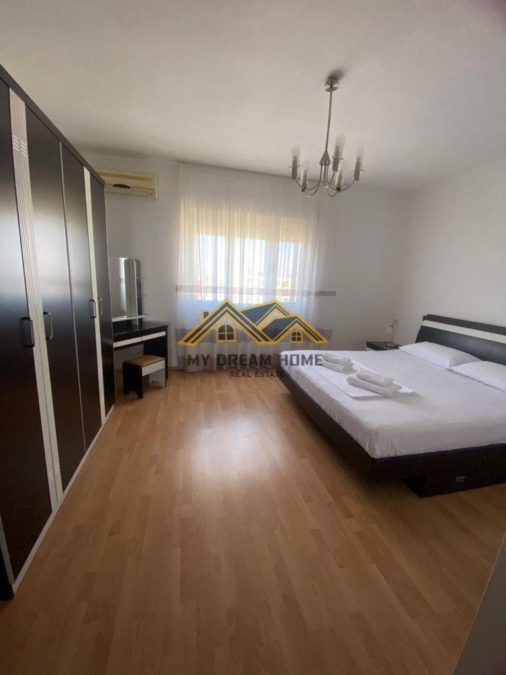 Durres, jepet me qera 2+1 , 100 m² 700 € (LAGJA NR.3)