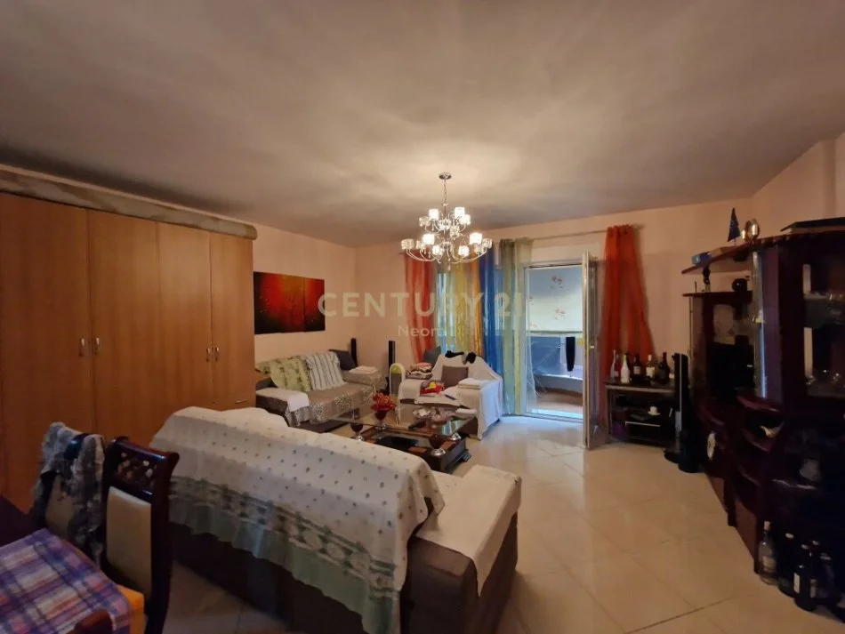 Tirane, shitet apartament 2+1 Kati 3, 108 m² 195.000 € (liqeni i thate)