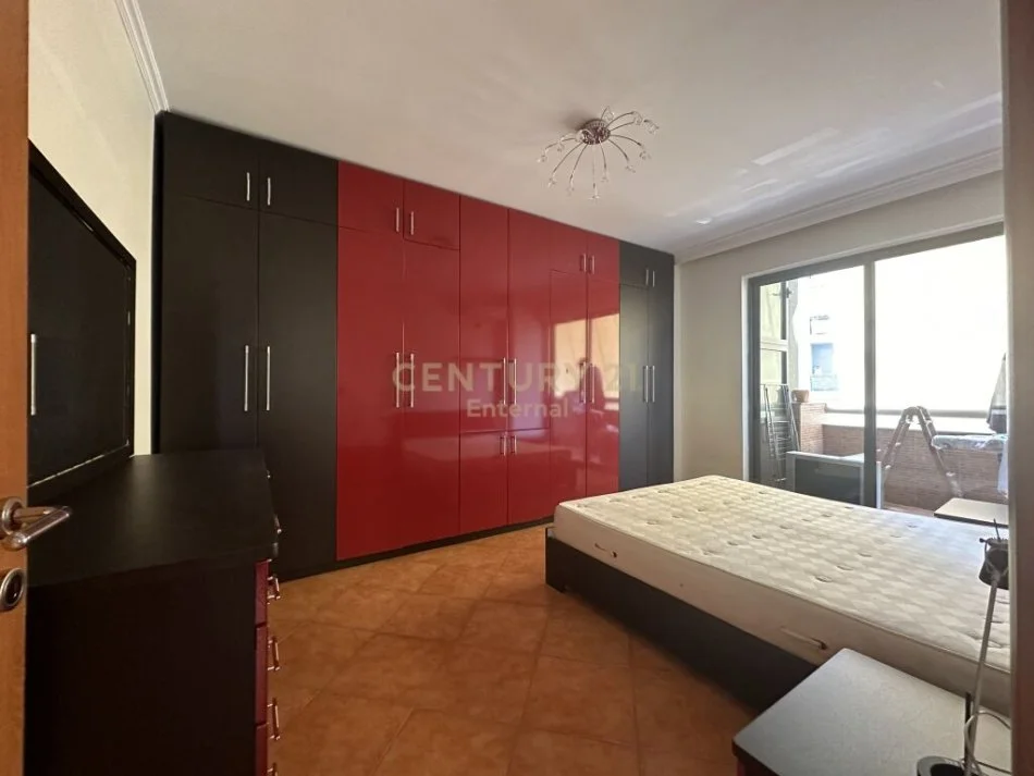 Tirane, shitet apartament 2+1 Kati 3, 120 m² 260.000 € (rruga e kosovareve)