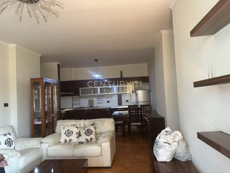 Tirane, shitet apartament 2+1 Kati 3, 120 m² 260.000 € (rruga e kosovareve)