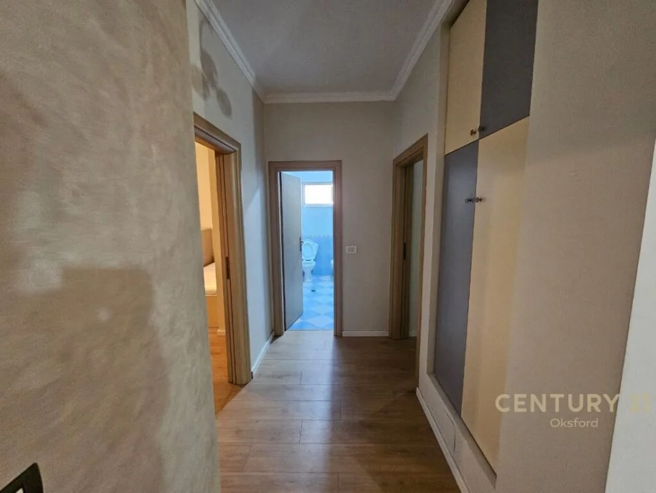 JAPIM ME QIRA APARTAMENT 2+1 PRANE 21 DHJETORIT!  OKS99871