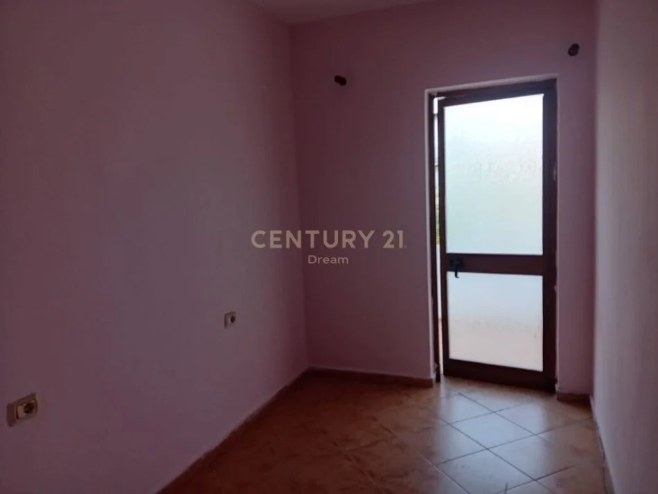 Jepet me Qira Apartament 2+1 Prane shkolles Emin Duraku tek Ish-Ekspozita!!  DREAM99903