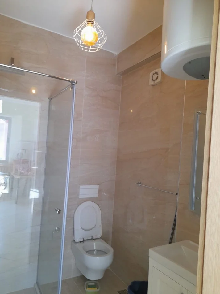 Tirane, jepet me qera apartament 2+1+Aneks+Ballkon Kati 3, 520 € 