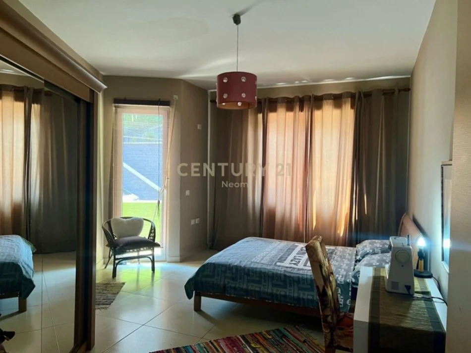 Tirane, shitet apartament 2+1+Ballkon Kati 2, 116 m² 180.000 € (KOPSHTI BOTANIK)