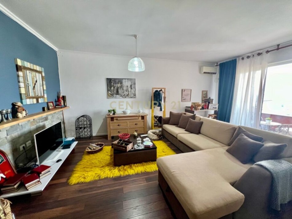 Tirane, shitet apartament 2+1 Kati 2, 116 m² 180.000 € (kopeshti botanik)