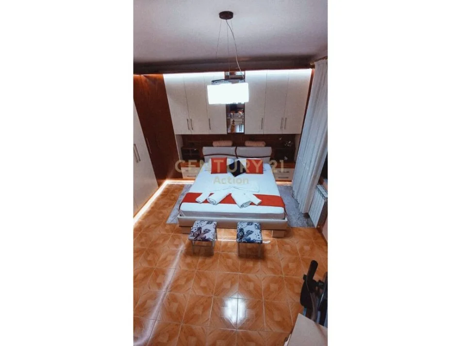 Tirane, jepet me qera apartament 1+1 Kati 2, 313 m² 600 € 