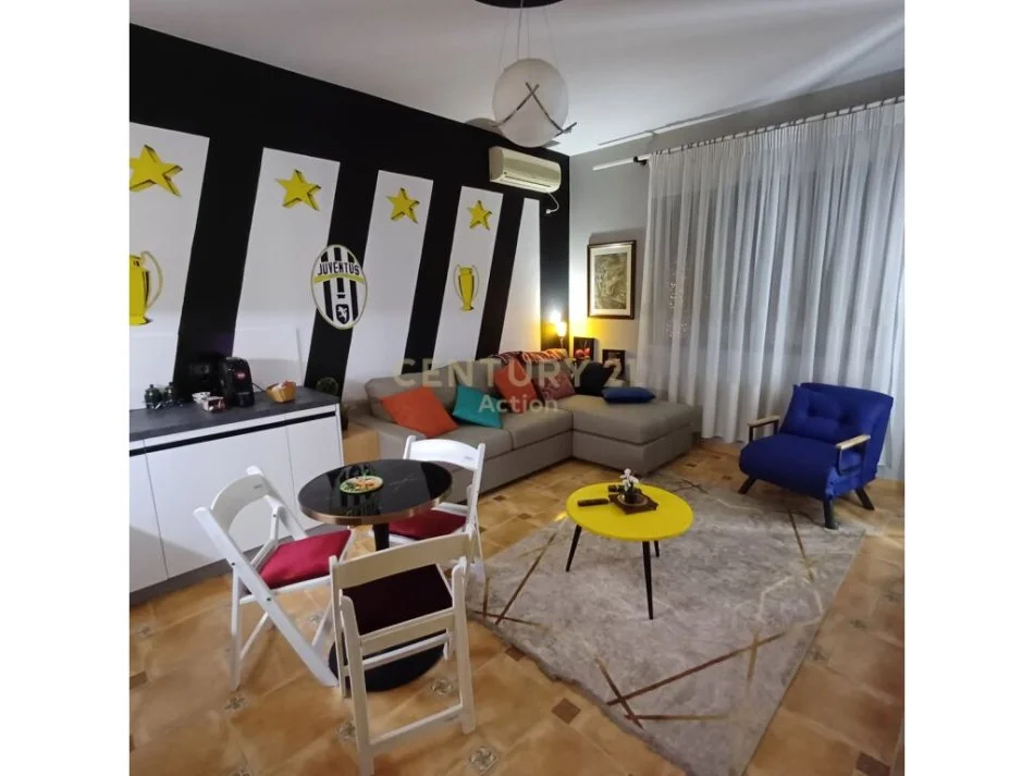 Tirane, jepet me qera apartament 1+1 Kati 2, 313 m² 600 € 
