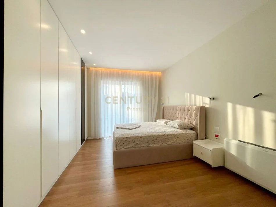 Shqiperi, jepet me qera Vile 5+1 , 352 m² 4.000 € (TEG)