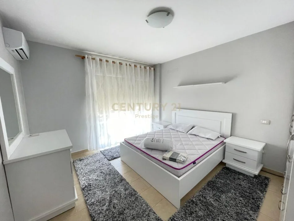 Tirane, jepet me qera apartament 2+1 Kati 8, 100 m² 700 € (e elbasanit)