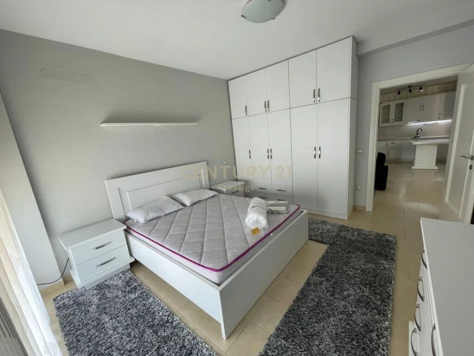 𝐓𝐢𝐫𝐚𝐧𝐞, 𝐣𝐞𝐩𝐞𝐭 𝐦𝐞 𝐪𝐞𝐫𝐚 𝟐+𝟏+𝐁𝐚𝐥𝐥𝐤𝐨𝐧 𝐊𝐚𝐭𝐢 𝟖, 𝟏𝟎𝟎 𝐦² 𝟕𝟎𝟎 € (𝐑𝐫𝐮𝐠𝐚 𝐅𝐚𝐢𝐤 𝐊𝐨𝐧𝐢𝐜𝐚, 𝐓𝐢𝐫𝐚𝐧𝐚, 𝐀𝐥𝐛𝐚𝐧𝐢𝐚)