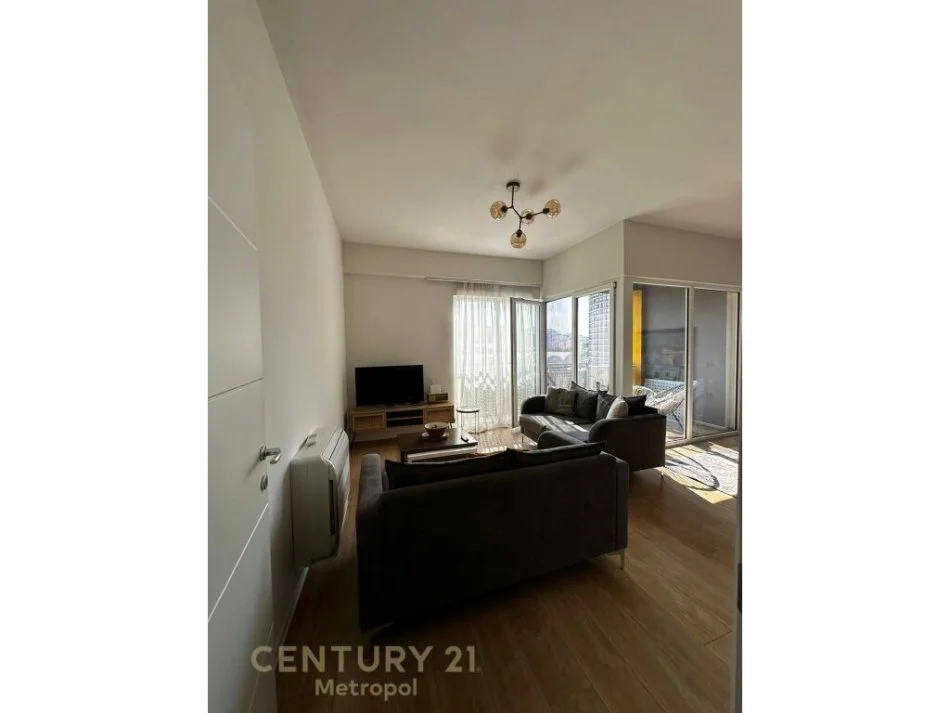 𝐓𝐢𝐫𝐚𝐧𝐞, 𝐣𝐞𝐩𝐞𝐭 𝐦𝐞 𝐪𝐞𝐫𝐚 𝐚𝐩𝐚𝐫𝐭𝐚𝐦𝐞𝐧𝐭 𝟐+𝟏 𝐊𝐚𝐭𝐢 𝟒, 𝟗𝟓 𝐦² 𝟏.𝟓𝟎𝟎 € (𝐋𝐢𝐪𝐞𝐧𝐢 𝐢 𝐓𝐢𝐫𝐚𝐧ë𝐬)