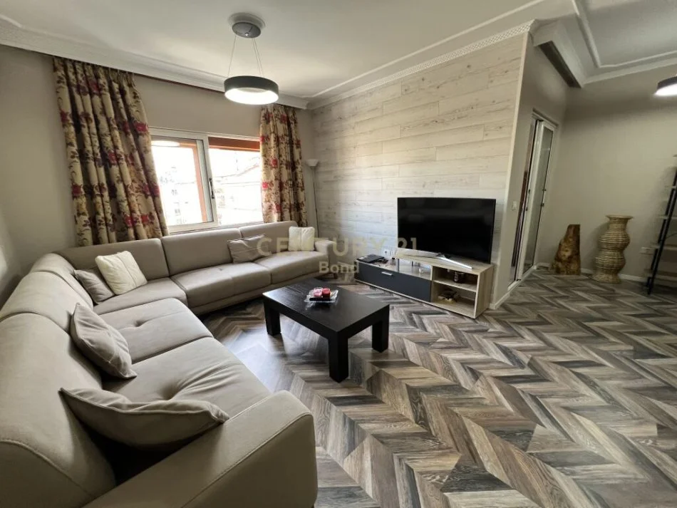 Apartament 2+1+2 me qera tek Komuna e Parisit bond99969