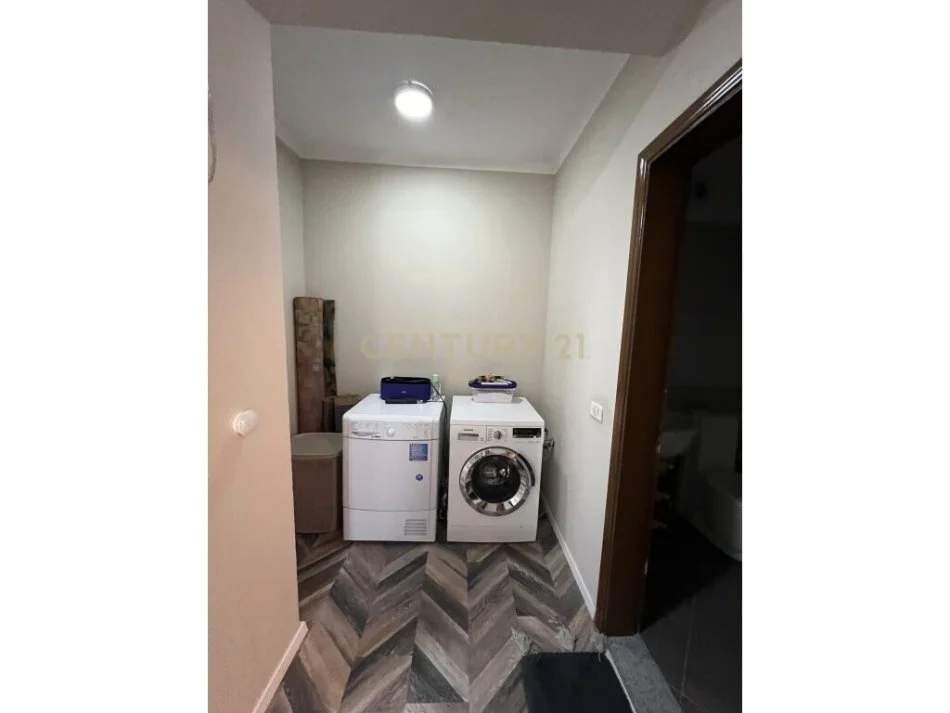 Apartament 2+1+2 me qera tek Komuna e Parisit bond99969