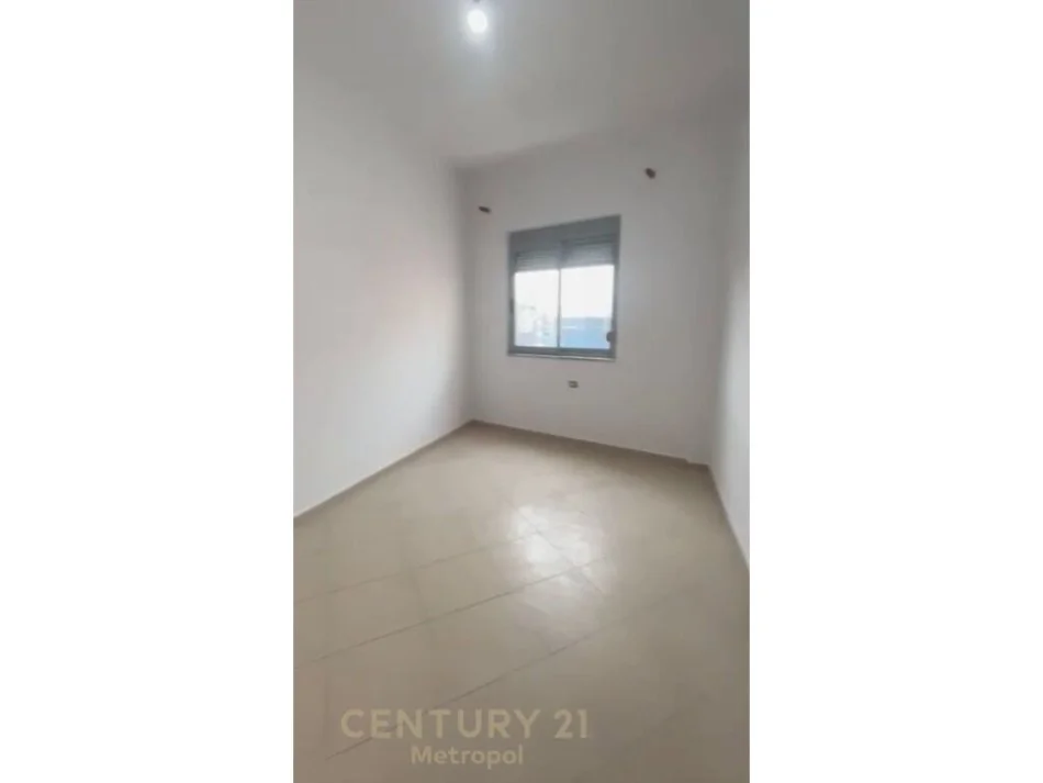 SHITET APARTAMENT 2+1+2 NE QENDER TEK 9 KATESHET. Metropol99972