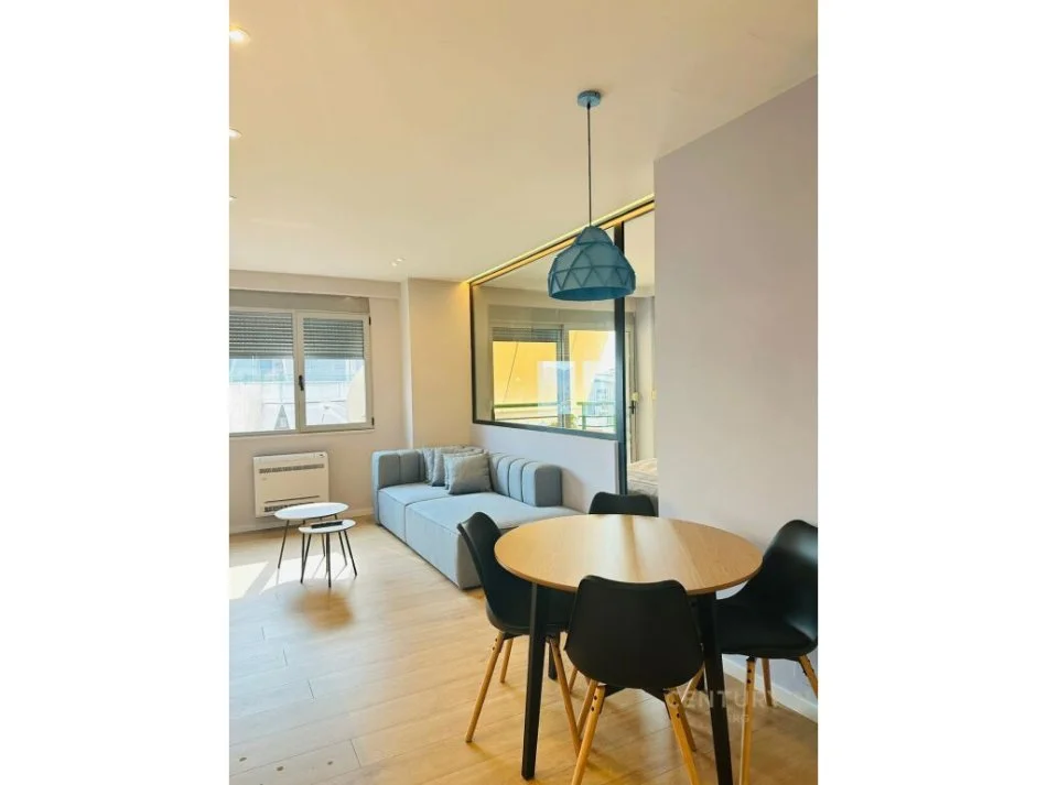 Tirane, jepet me qera apartament 2+1 Kati 11, 72 m² 800 € (selvia)