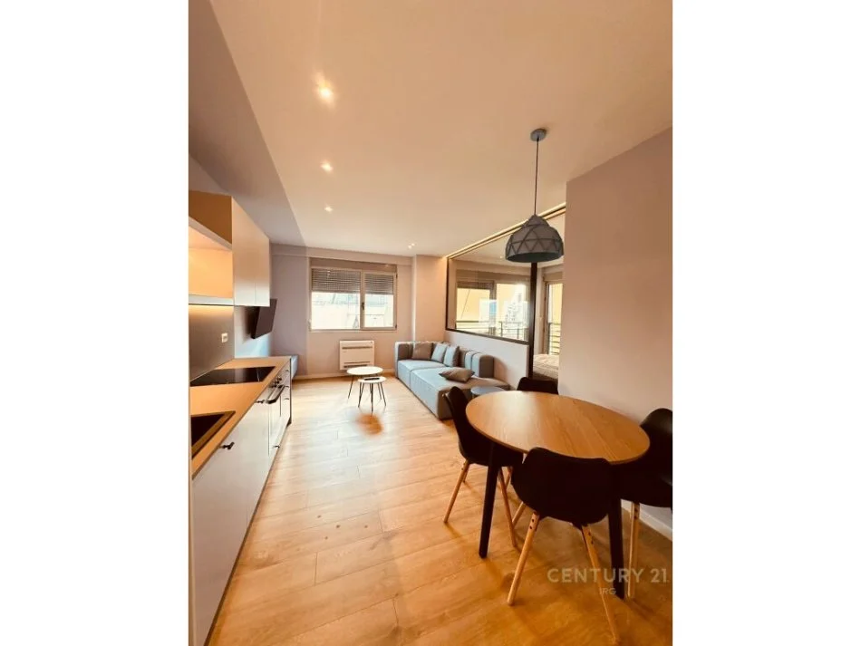 Tirane, jepet me qera apartament 2+1 Kati 11, 72 m² 800 € (selvia)