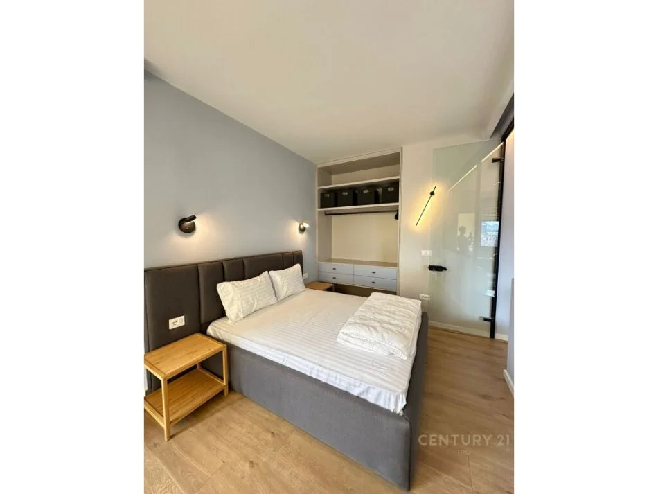 Tirane, jepet me qera apartament 2+1 Kati 11, 72 m² 800 € (selvia)