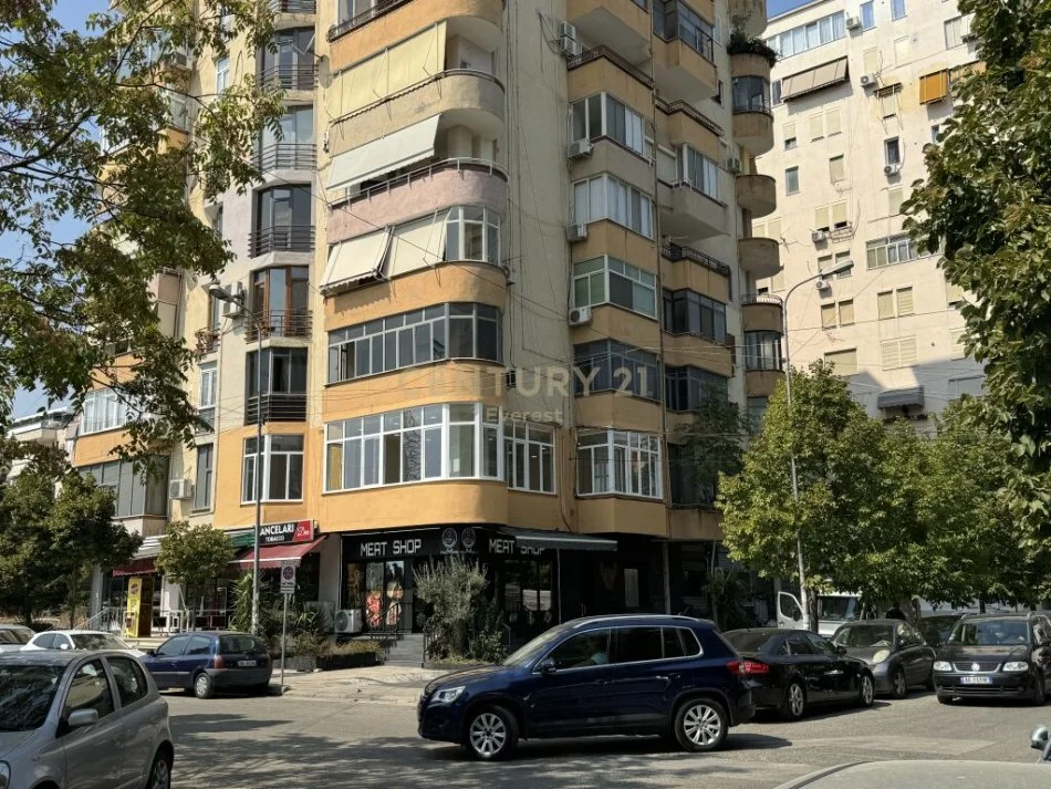 Tirane, shitet zyre Kati 1, 100 m² 230.000 € (RRUGA E KAVAJES)