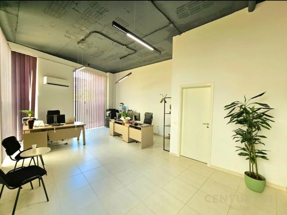 𝐓𝐢𝐫𝐚𝐧𝐞, 𝐬𝐡𝐢𝐭𝐞𝐭 𝐚𝐦𝐛𝐣𝐞𝐧𝐭 𝐛𝐢𝐳𝐧𝐞𝐬𝐢 𝐊𝐚𝐭𝐢 𝟎, 𝟔𝟎 𝐦² 𝟗𝟑.𝟎𝟎𝟎 € (𝐊𝐨𝐦𝐩𝐥𝐞𝐤𝐬𝐢 𝐌𝐚𝐠𝐧𝐞𝐭, 𝟐𝟏 𝐃𝐡𝐣𝐞𝐭𝐨𝐫𝐢)