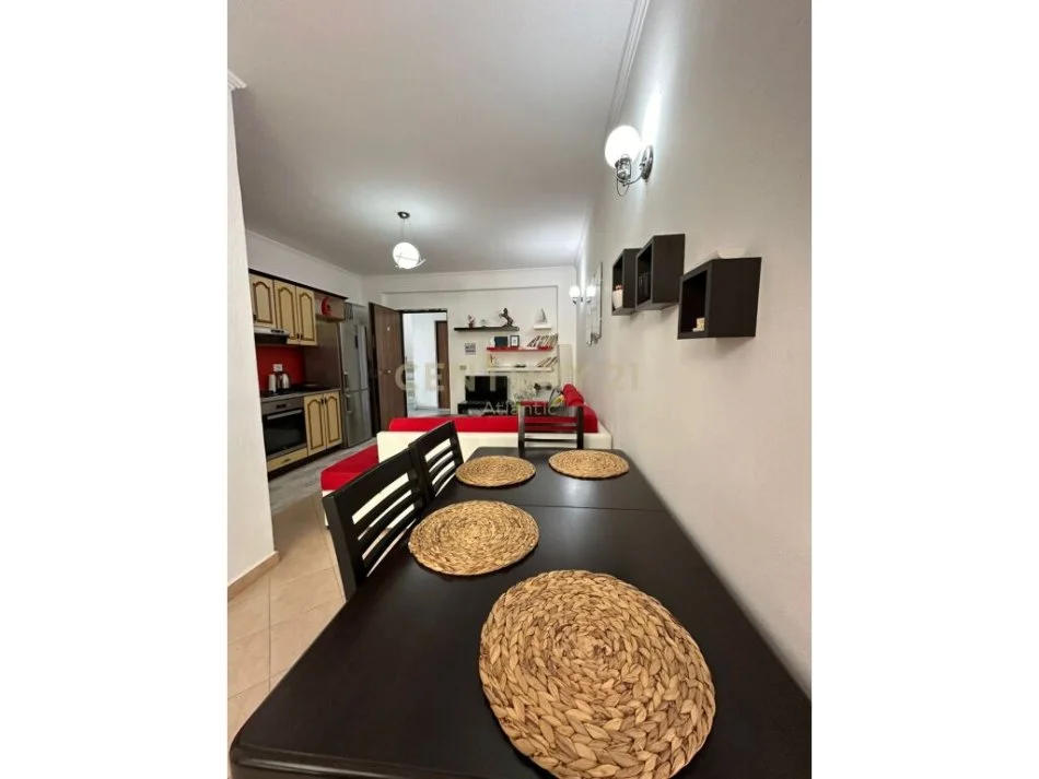 Durres, jepet me qera apartament 1+1+Ballkon Kati 5, 85 m² 400 € (PLAZH HEKURUDHA)