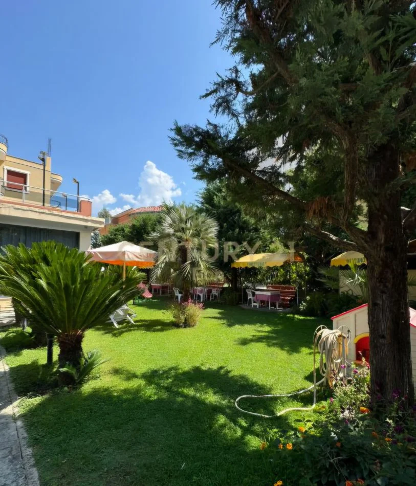 Durres, shitet hotel Kati 3, 930 m² 1.300.000 € (Plepa)