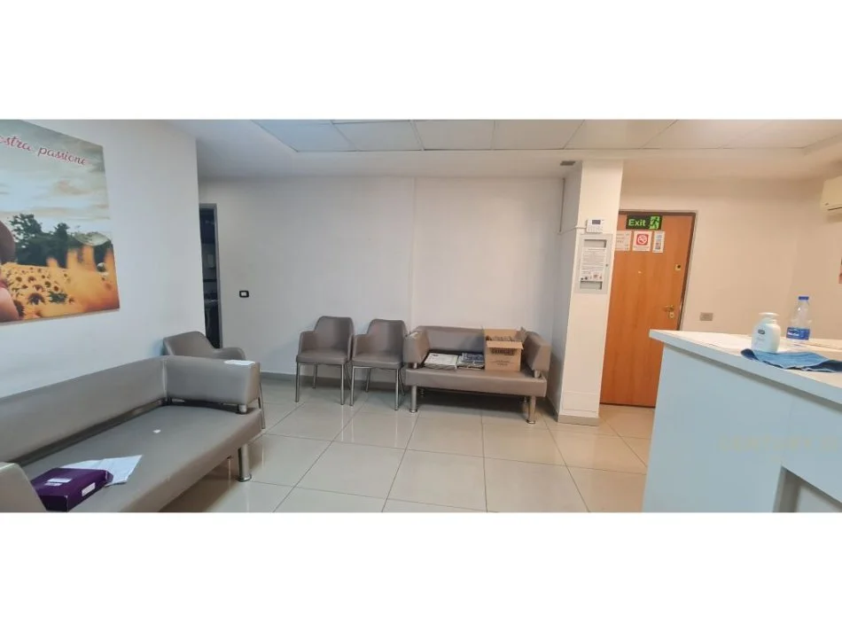 Tirane, jepet me qera Kati 1, 134 m² 1.300 € (21 dhjetori)