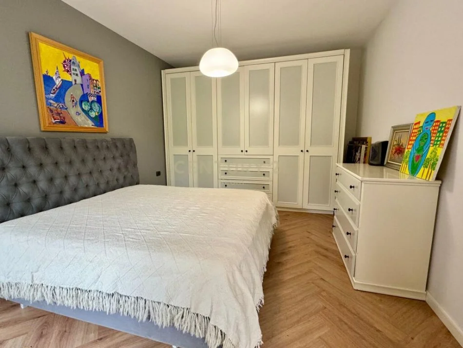 Tirane, shitet apartament 1+1 Kati 3, 67 m² 190.000 € (ish ekspozita)