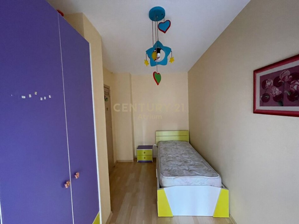 Shqiperi, jepet me qera apartament 2+1 Kati 3, 79 m² 550 € (PRANE 21 DHJETORIT)