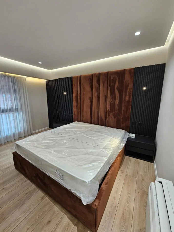 Tirane, jepet me qera apartament duplex 2+1+Ballkon , 1.500 € (Rruga e Kavajës)