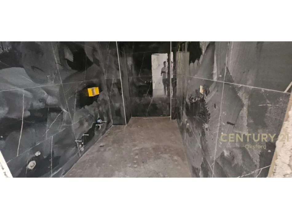 Tirane, shitet 1+1+Aneks+Ballkon Kati 3, 70 m² 108.000 € (laprake)