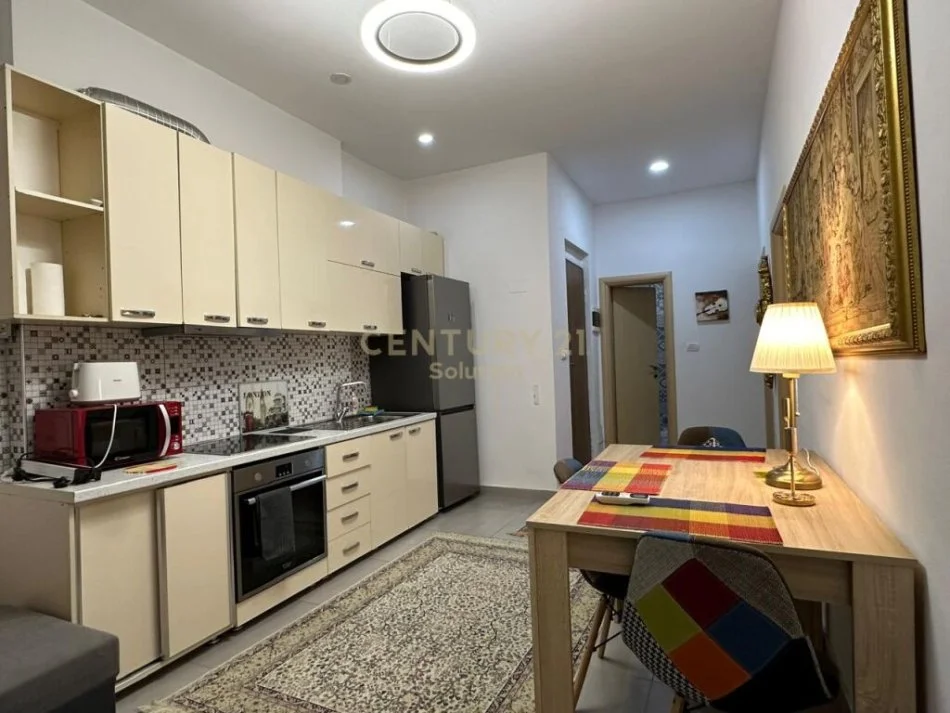 Tirane, jepet me qera apartament 2+1 Kati 4, 65 m² 600 € (NE "MYSLYM SHYR")