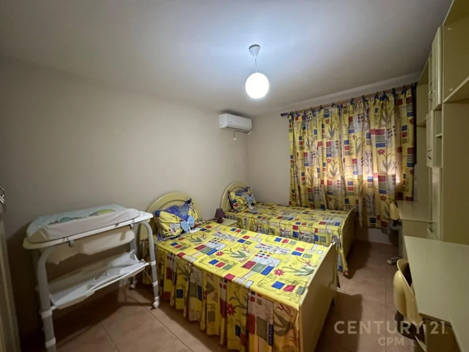 Tirane, jepet me qera apartament 2+1 Kati 5, 74 m² 600 € (shkolla e baletit)