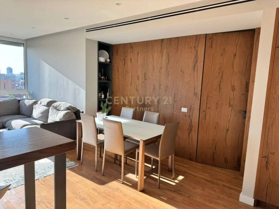 Tirane, shitet apartament 3+1 Kati 8, 138 m² 268.000 € (rruga e elbasanit)
