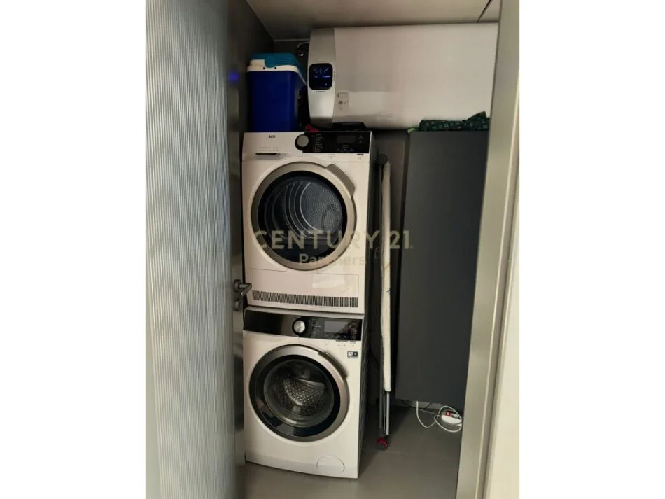 Tirane, shitet apartament 3+1 Kati 8, 138 m² 268.000 € (rruga e elbasanit)