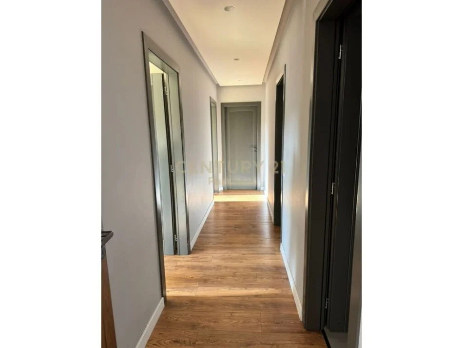 Tirane, shitet apartament 3+1 Kati 8, 138 m² 268.000 € (rruga e elbasanit)