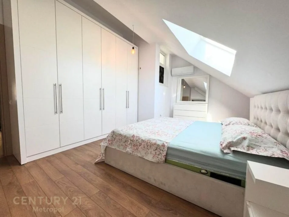 Tirane, jepet me qera apartament 2+1 Kati 6, 800 € (liqeni i thate)
