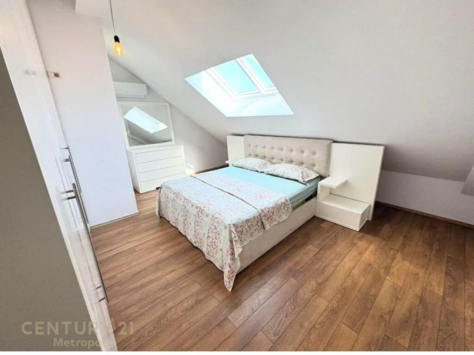 Tirane, jepet me qera apartament 2+1 Kati 6, 800 € (liqeni i thate)