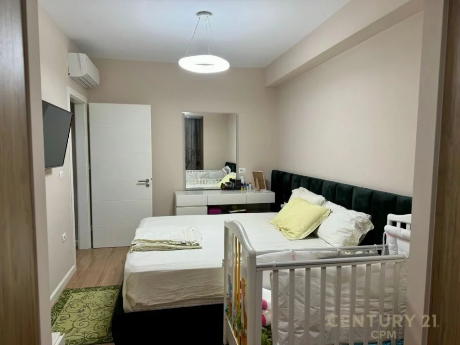 Tirane, jepet me qera apartament 2+1+Ballkon Kati 5, 100 m² 1.300 € (sheshi willson)