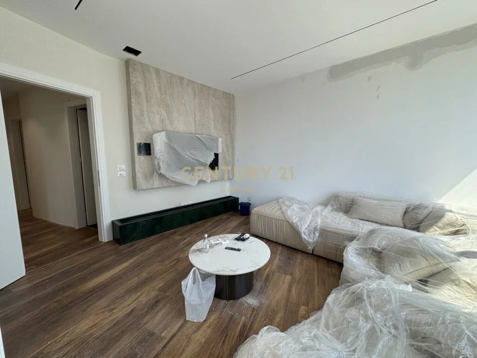 Tirane, jepet me qera apartament 2+1 Kati 7, 162 m² 2.200 € (liqeni i tiranes)