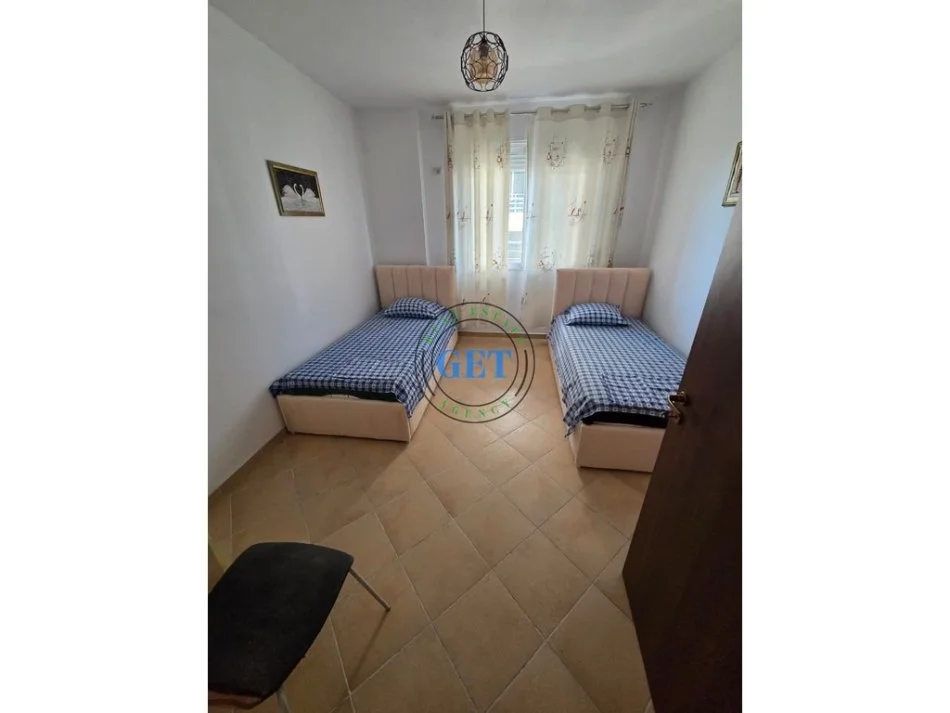 Durres, jepet me qera apartament 2+1 Kati 4, 80 m² 400 € (Plazh)