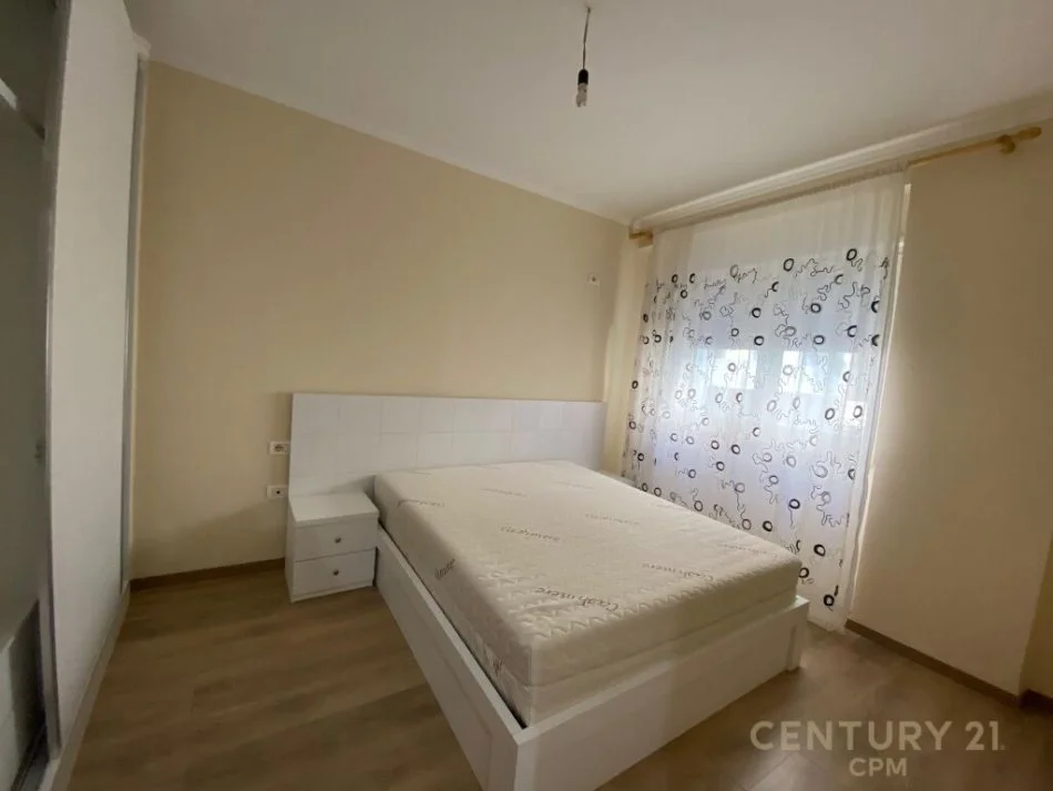 Tirane, jepet me qera apartament 2+1 Kati 2, 92 m² 500 € (liqen i thate)
