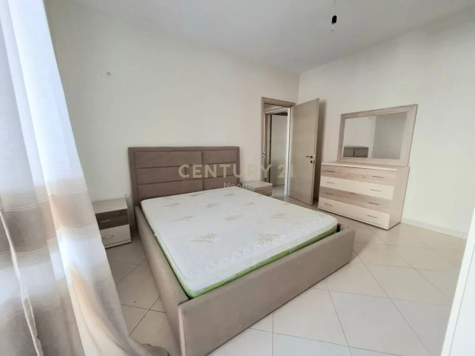 Tirane, jepet me qera apartament 2+1 Kati 3, 102 m² 500 € (yzberisht)